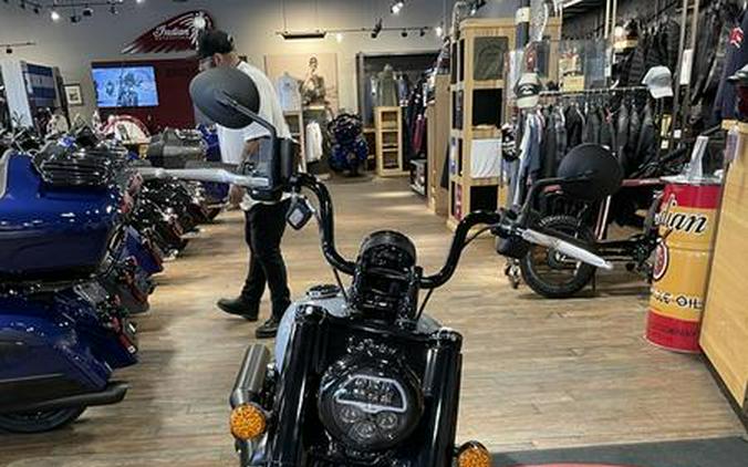 2024 Indian Motorcycle® Chief Bobber Dark Horse® Storm Gray