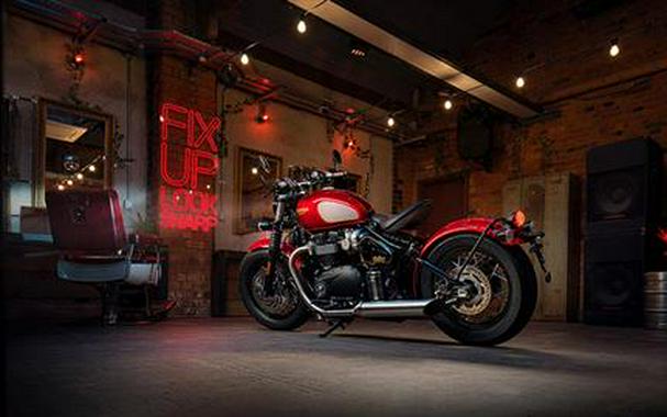 2022 Triumph Bonneville Bobber Gold Line