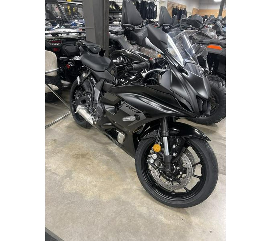 2025 Yamaha YZF-R7