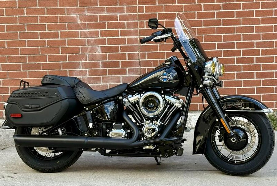 2025 Harley-Davidson® FLHC - Heritage Classic