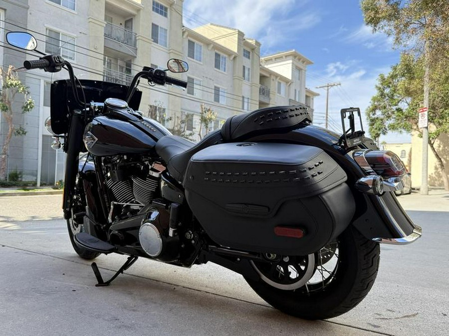 2025 Harley-Davidson® FLHC - Heritage Classic