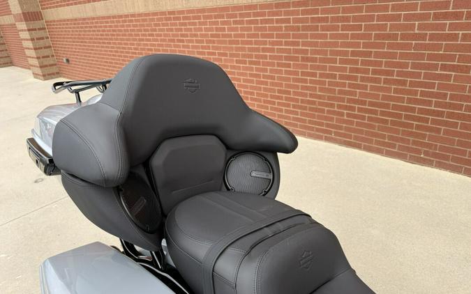 2026 Harley-Davidson® Street Glide® Dark Billiard Gray Black Trim