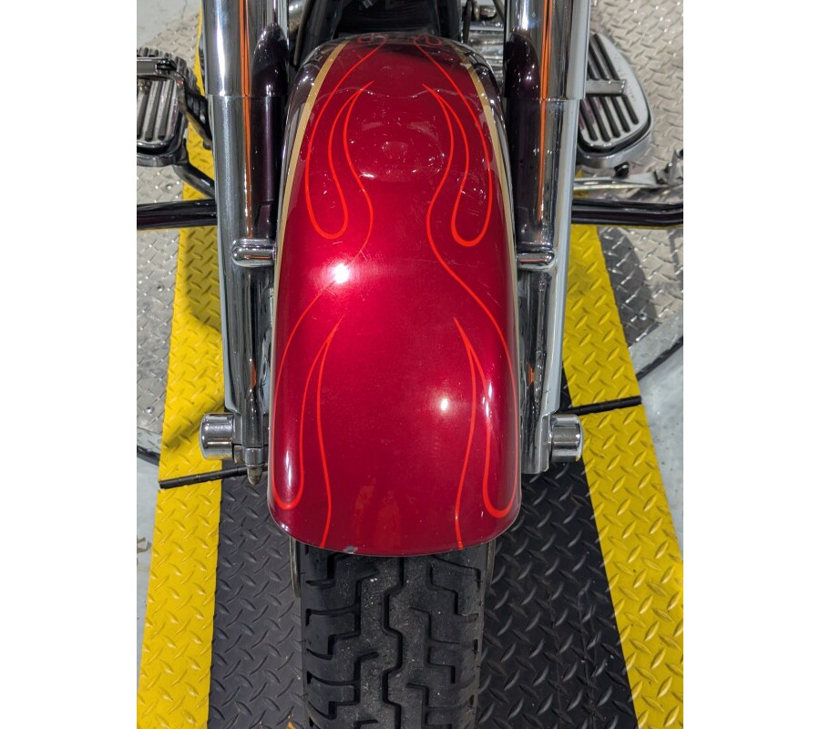 2005 Harley-Davidson® CVO™ Ultra Classic® Electra Glide® Light Candy Cherry / Dark Candy Cherry