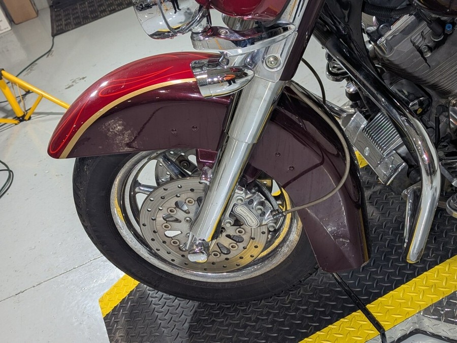 2005 Harley-Davidson® CVO™ Ultra Classic® Electra Glide® Light Candy Cherry / Dark Candy Cherry