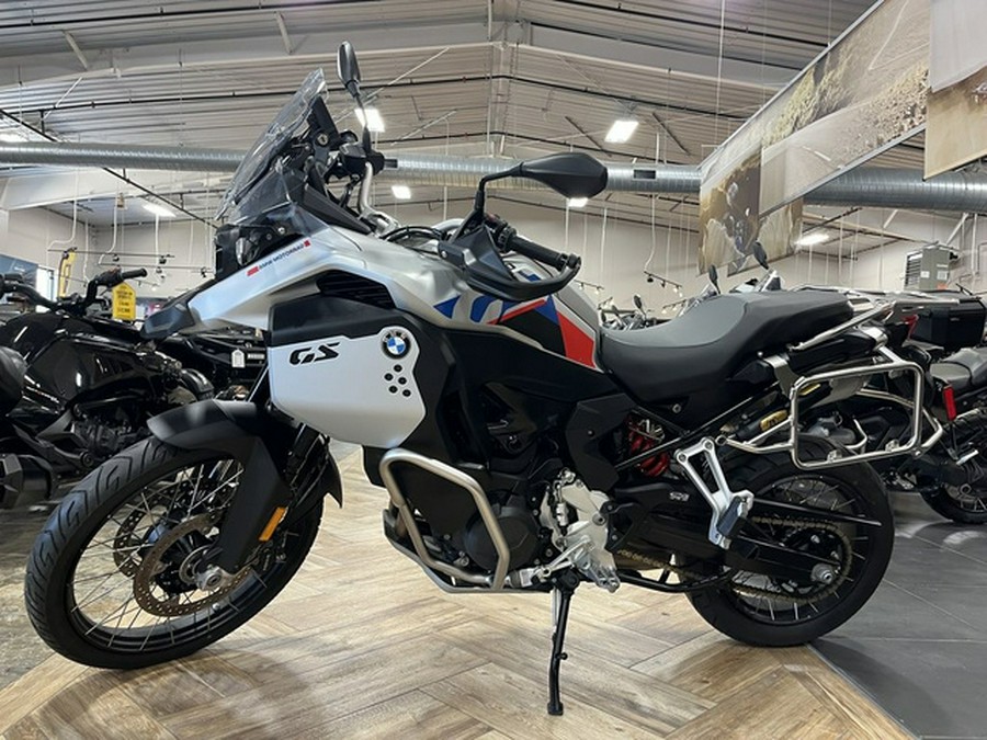 2025 BMW F 900 GS Adventure White Aluminum Metallic Matte