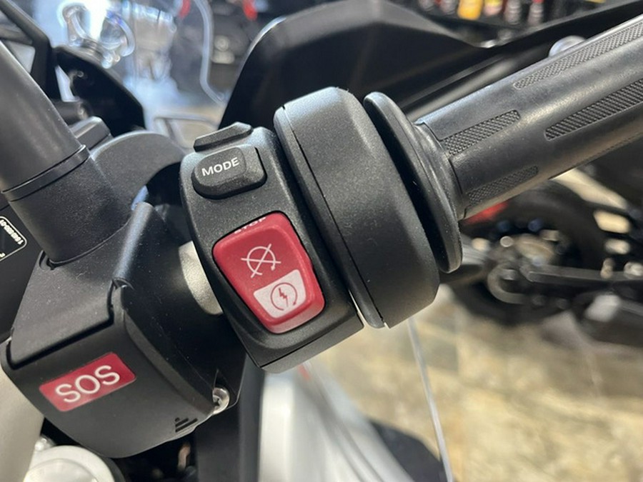 2025 BMW F 900 GS Adventure White Aluminum Metallic Matte