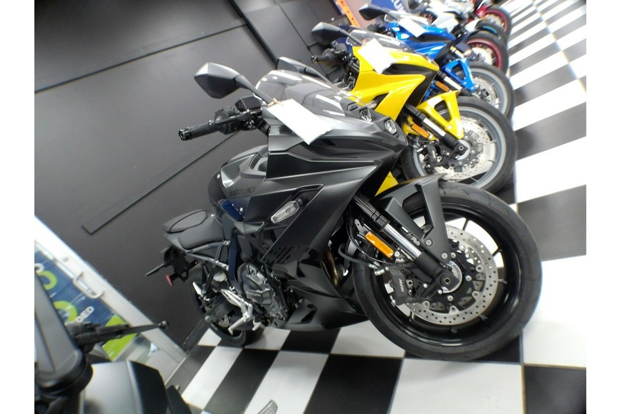 2025 Suzuki GSX-S 8R