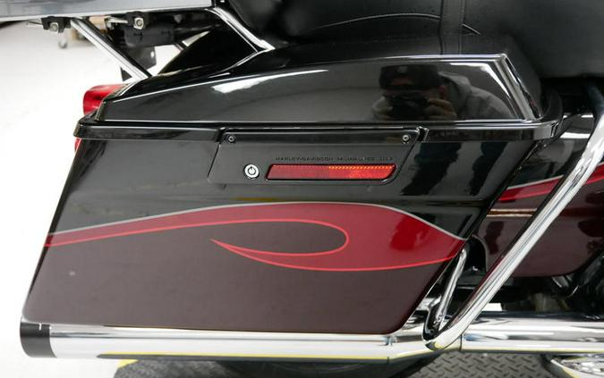 2013 Harley-Davidson® FLHTCUSE8 - CVO™ Ultra Classic® Electra Glide®