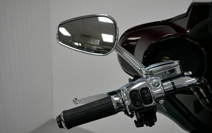 2013 Harley-Davidson® FLHTCUSE8 - CVO™ Ultra Classic® Electra Glide®