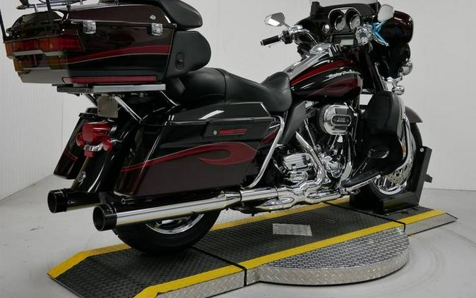 2013 Harley-Davidson® FLHTCUSE8 - CVO™ Ultra Classic® Electra Glide®