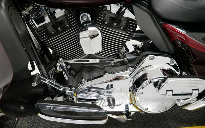 2013 Harley-Davidson® FLHTCUSE8 - CVO™ Ultra Classic® Electra Glide®