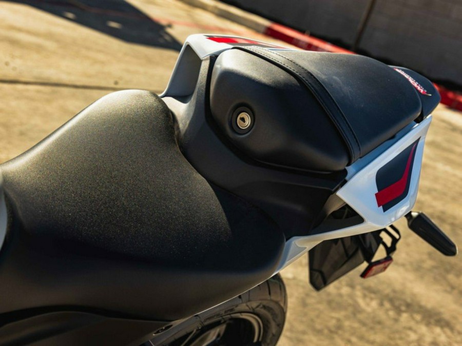 2026 Yamaha YZF R3 70Th Anniversary Edition