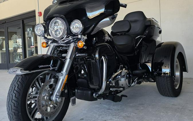 2023 Harley-Davidson® Tri Glide® Ultra FLHTCUTG