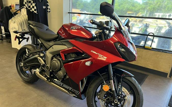 2025 Triumph Daytona 660 Carnival Red/Sapphire Black