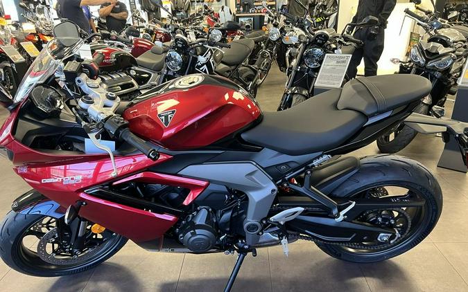 2025 Triumph Daytona 660 Carnival Red/Sapphire Black