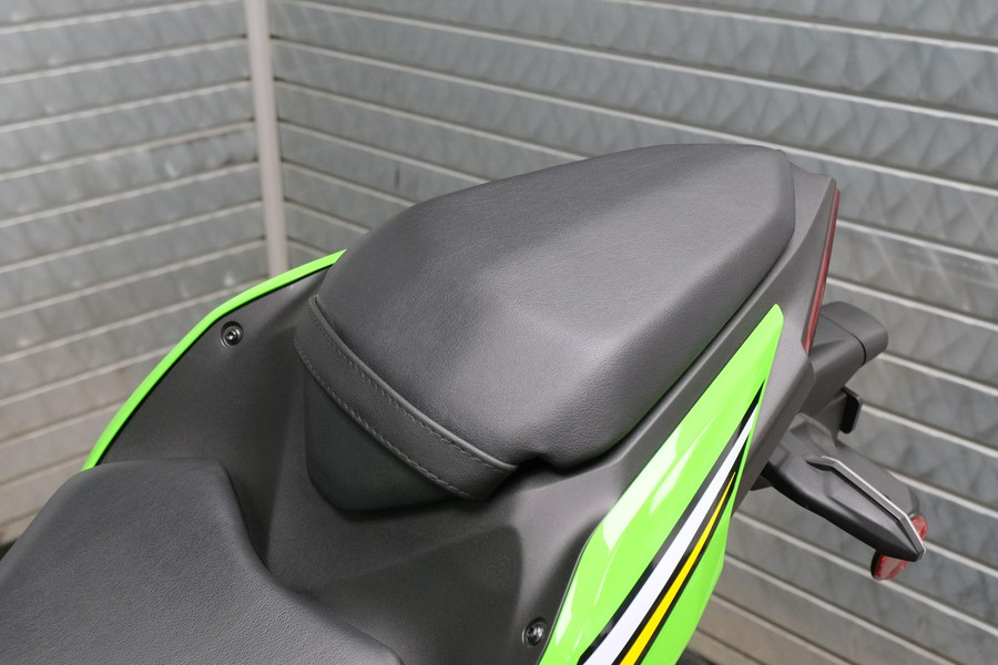 2025 KAWASAKI NINJA 500 KRT EDITION SE ABS