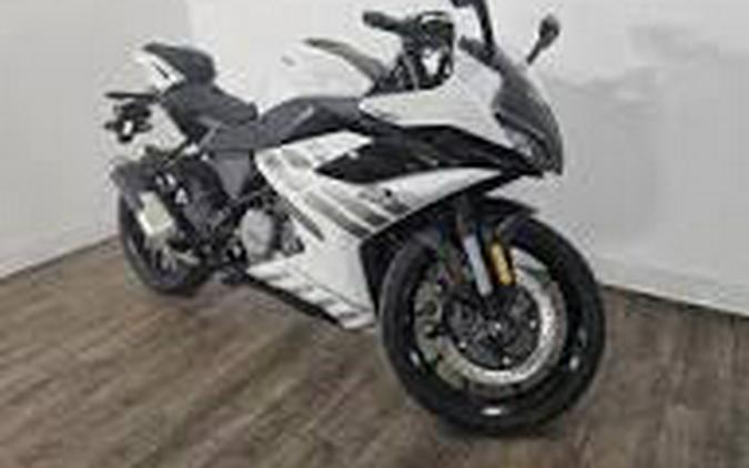2026 CFMOTO 300 SS