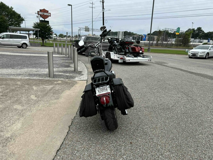 2006 Harley-Davidson Street Bob Vivid Black