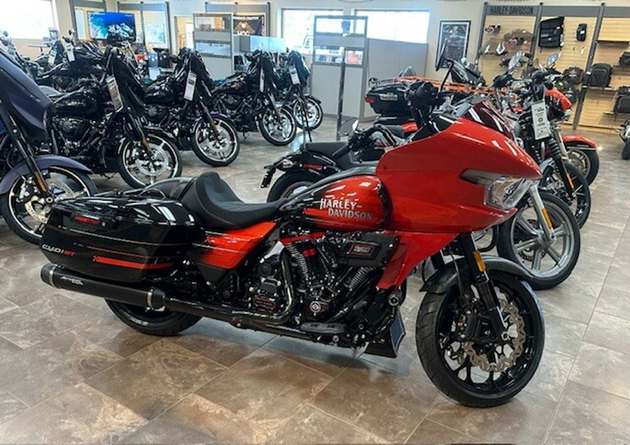 2026 Harley-Davidson® CVO Road Glide ST Citrus Heat Re-Entry