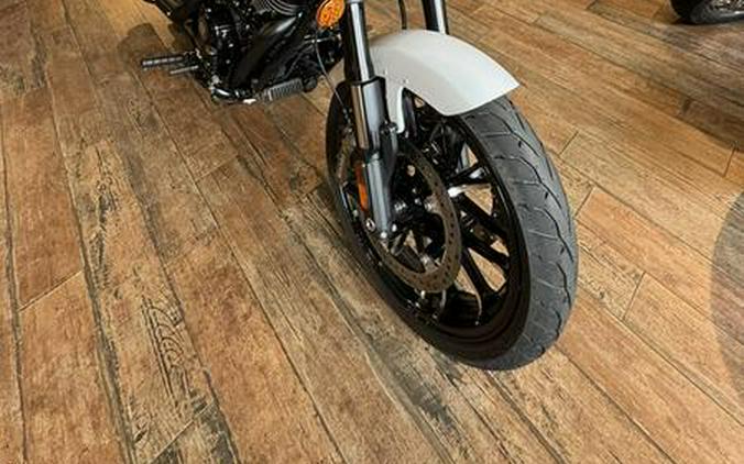 2024 Indian Motorcycle® Sport Chief Ghost White Metallic Smoke