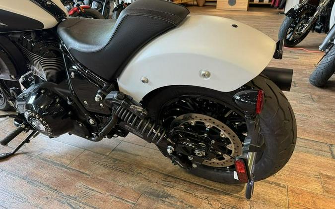 2024 Indian Motorcycle® Sport Chief Ghost White Metallic Smoke