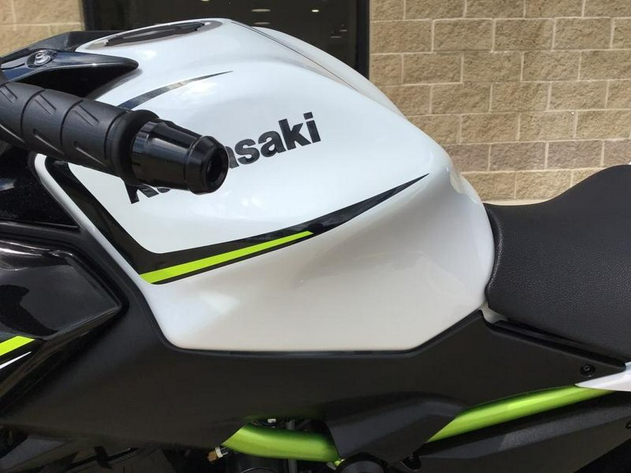 2021 Kawasaki Z650 ABS Pearl Blizzard White/Metallic Spark Black