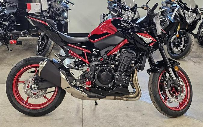 2024 Kawasaki Z900 ABS Candy Persimmon Red/Ebony