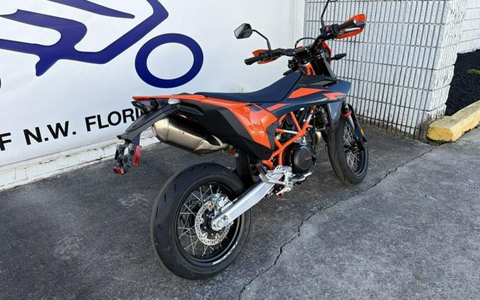 2026 KTM 690 SMC R