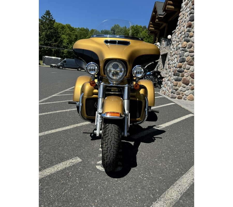 FLHTCUTG 2017 Tri Glide Ultra