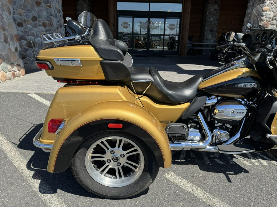 FLHTCUTG 2017 Tri Glide Ultra