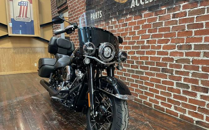2025 Harley-Davidson Softail FLHC - Heritage Classic