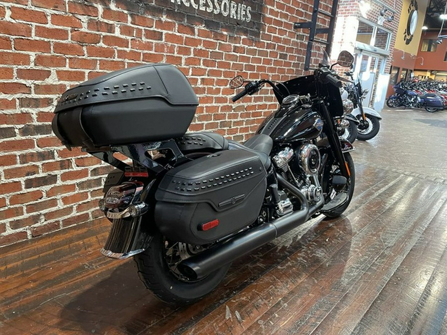 2025 Harley-Davidson Softail FLHC - Heritage Classic