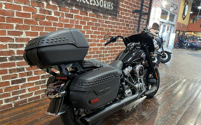2025 Harley-Davidson Softail FLHC - Heritage Classic