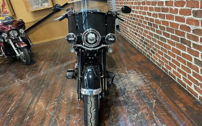 2025 Harley-Davidson Softail FLHC - Heritage Classic