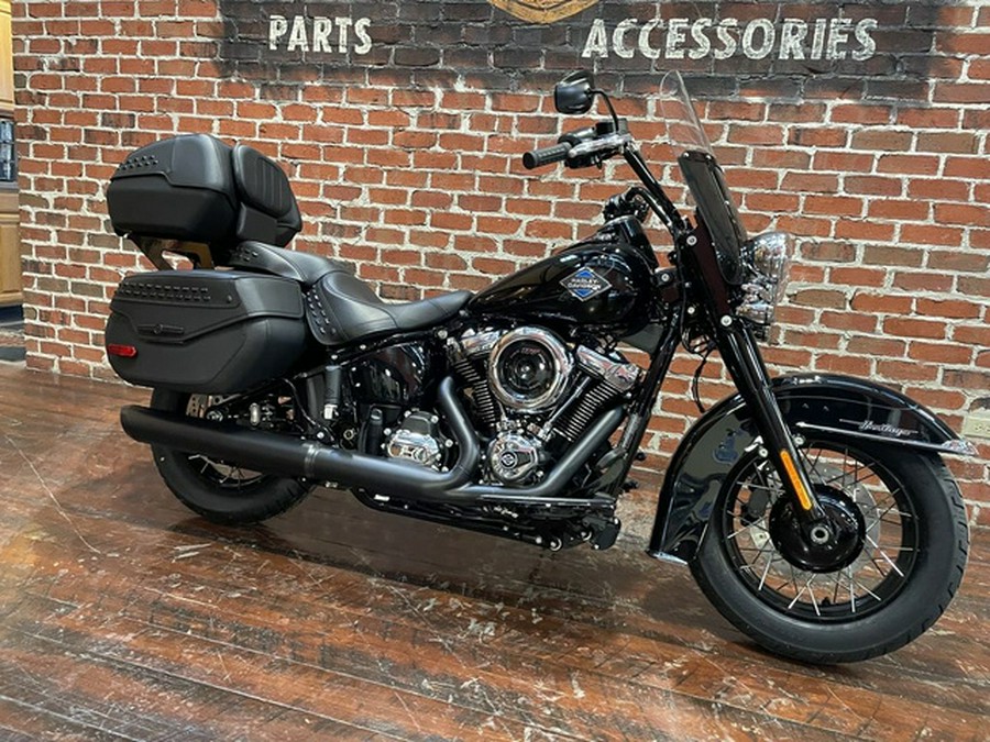 2025 Harley-Davidson Softail FLHC - Heritage Classic