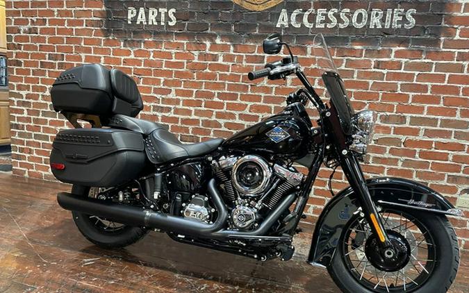 2025 Harley-Davidson Softail FLHC - Heritage Classic