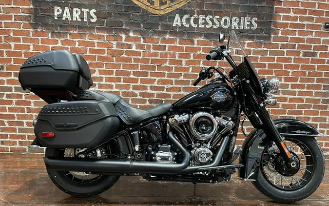 2025 Harley-Davidson Softail FLHC - Heritage Classic