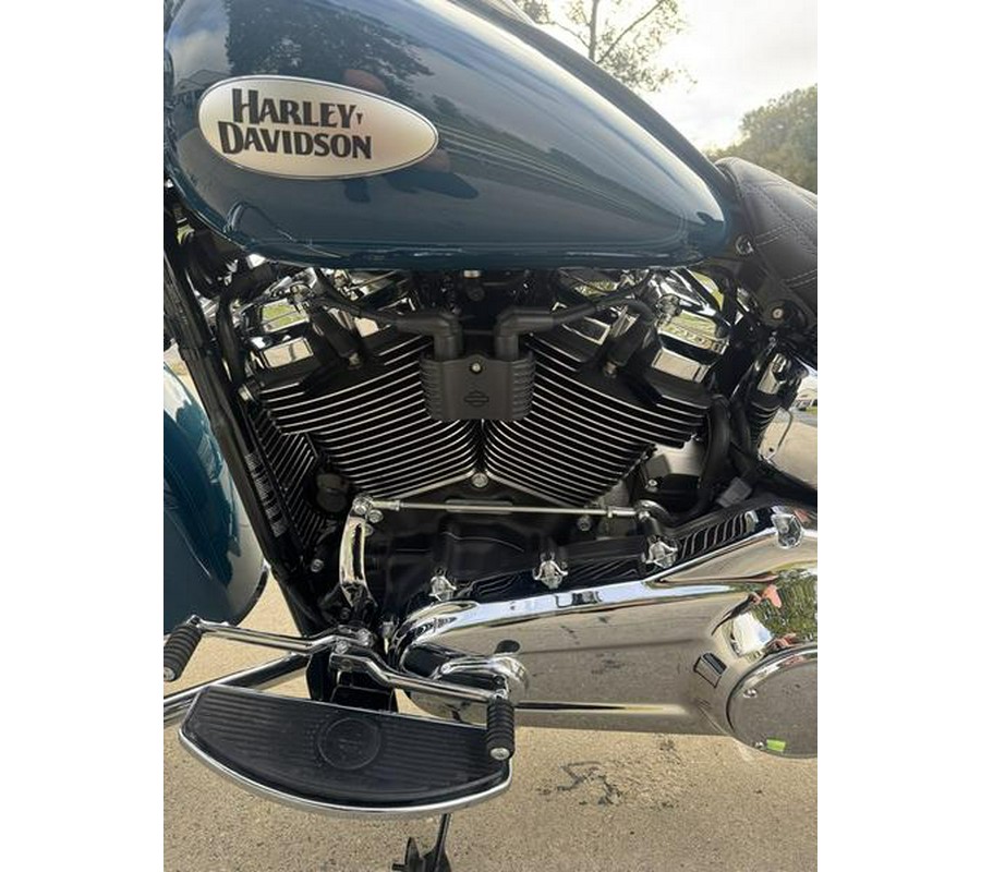 2021 Harley-Davidson® FLHC - Heritage Classic