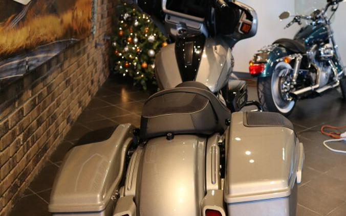 2023 CVO™ Street Glide® (FLHXSE)