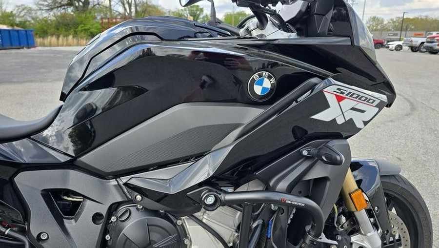 2025 BMW S 1000 XR Black Storm Metallic 2
