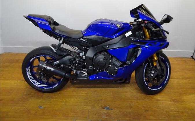 2018 YAMAHA YZF-R1