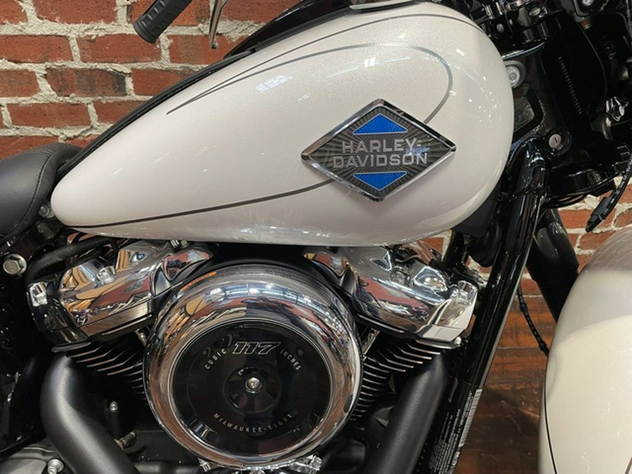 2025 Harley-Davidson Softail FLHC - Heritage Classic