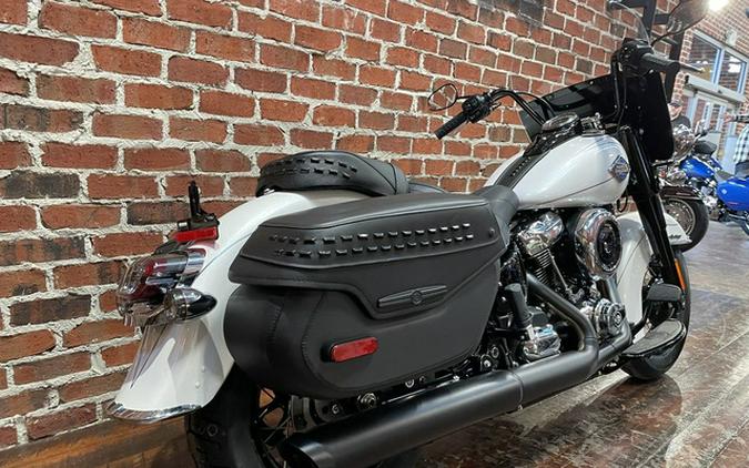 2025 Harley-Davidson Softail FLHC - Heritage Classic