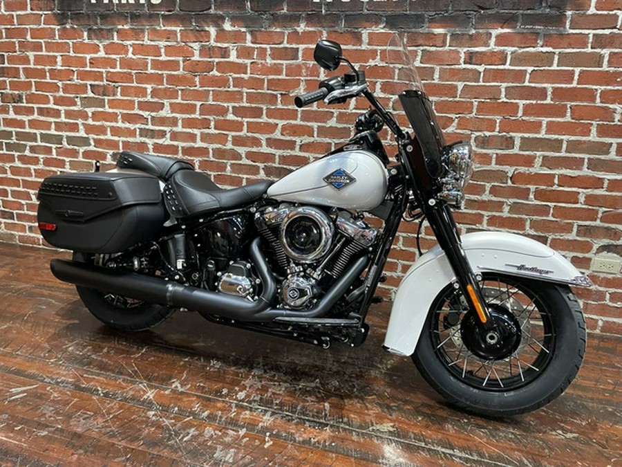 2025 Harley-Davidson Softail FLHC - Heritage Classic