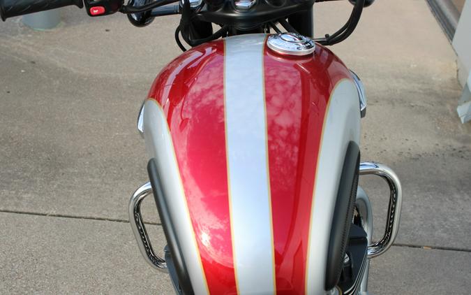 2018 Triumph Bonneville T120 (Two-Tone)