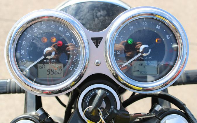 2018 Triumph Bonneville T120 (Two-Tone)