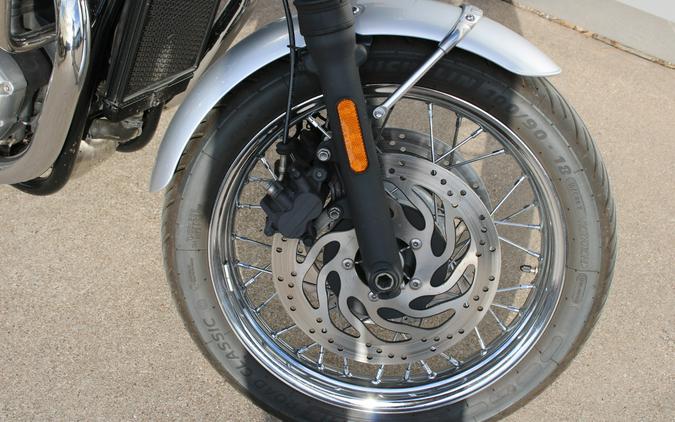 2018 Triumph Bonneville T120 (Two-Tone)