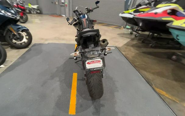 2022 KTM 890 DUKE R