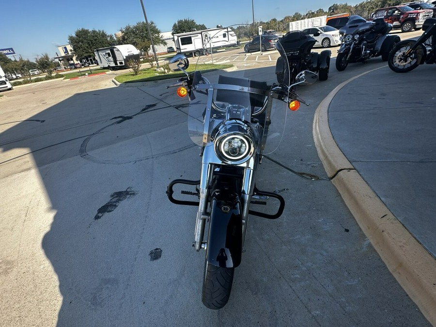 2012 Harley-Davidson® Switchback™ Vivid Black