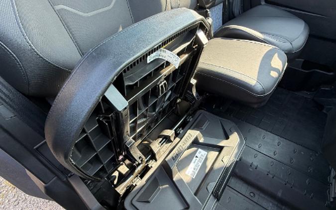 2024 Can-Am Defender 6x6 Limited